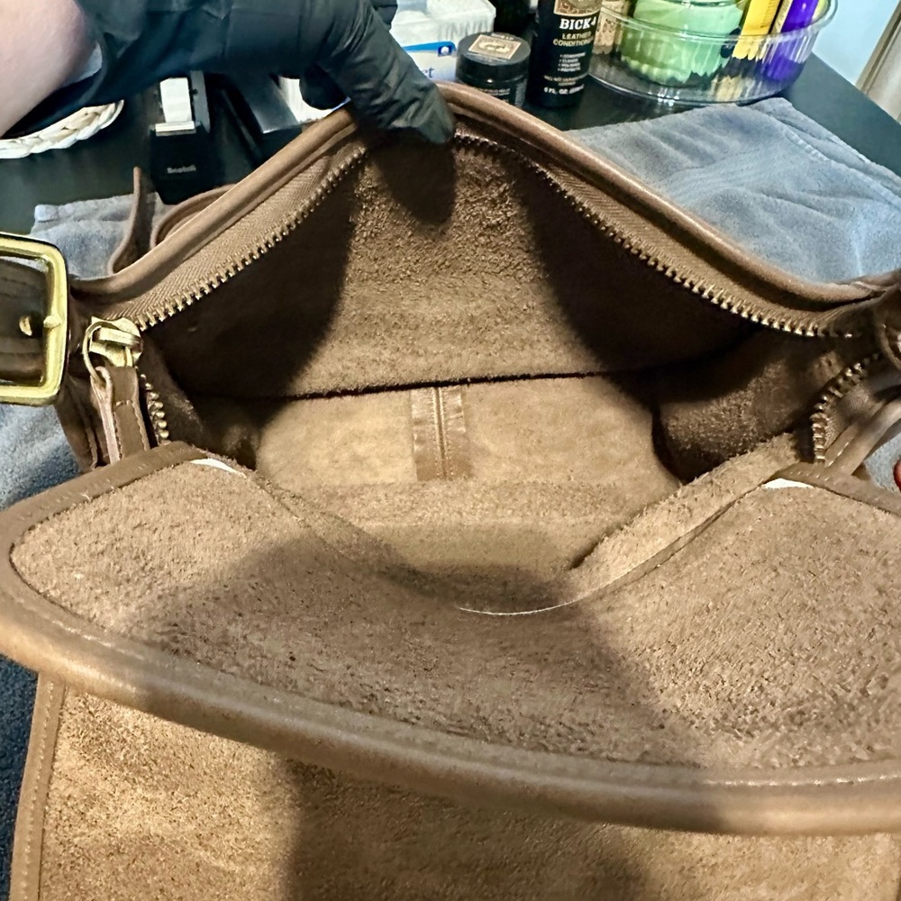 VTG Coach Patricia in TAUPE! PRISTINE CONDITION - Picture 10 of 16